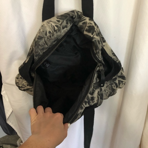 H&M Grey & black duffle bag - Picture 2 of 3